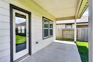 927 Cloverdale Dr, Rosharon, TX 77583 - Photo 6