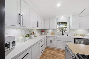 321 Reid St, Houston, TX 77022 - Photo 16