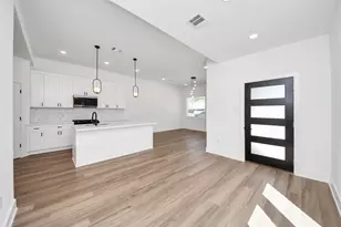 8106 Locksley St, Houston, TX 77078 - Photo 12