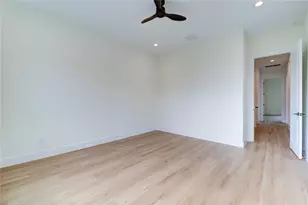 6131 Pacific Frst Dr, Houston, TX 77091 - Photo 20