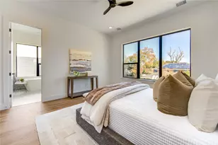 6131 Pacific Frst Dr, Houston, TX 77091 - Photo 32