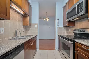 7900 N Stadium Dr, Houston, TX 77030 - Photo 18