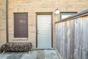 9850 Pagewood Ln, Houston, TX 77042 - Photo 2