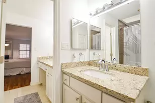 9850 Pagewood Ln, Houston, TX 77042 - Photo 22