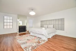 9850 Pagewood Ln, Houston, TX 77042 - Photo 18