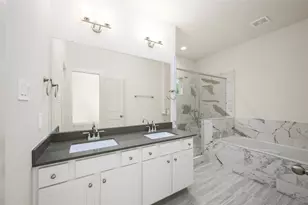9448 Kerrwood Ln, Houston, TX 77080 - Photo 12