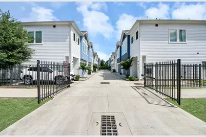 9448 Kerrwood Lane, Houston, TX 77080 - Photo 34