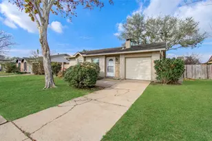 2536 Knoxville Dr, League City, TX 77573 - Photo 2