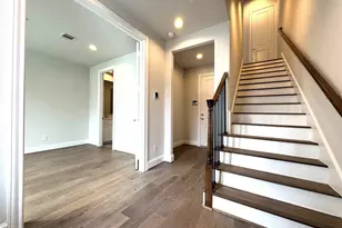 2747 Providence St, Houston, TX 77020 - Photo 2