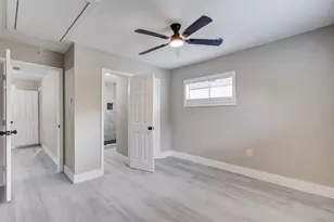 1007 San Jacinto St, Highlands, TX 77562 - Photo 8