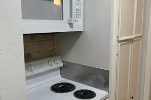 12110 Braewick Dr, Houston, TX 77035 - Photo 8