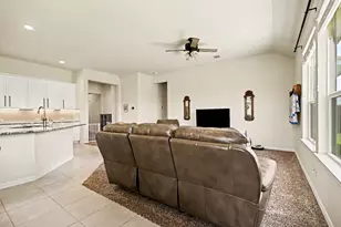 135 Rio Grande Dr, Baytown, TX 77523 - Photo 6