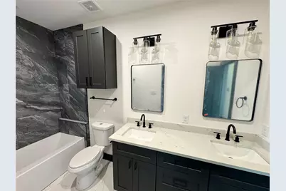 7818 Hanfro Lane #A/B, Houston, TX 77088 - Photo 10