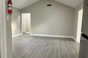 5109 Maywood Dr, Houston, TX 77053 - Photo 2