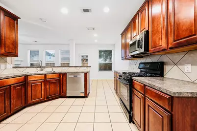 2032 Creek Shore Lane, Pearland, TX 77581 - Photo 12