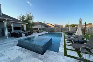 117 7th St, League City, TX 77573 - Photo 2