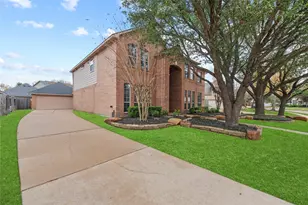 16122 Golden Manor Ln, Cypress, TX 77429 - Photo 2