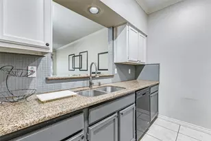 17421 Red Oak Dr, Houston, TX 77090 - Photo 14