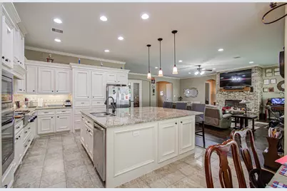 314 Martin Luther King Street S, Ames, TX 77575 - Photo 8