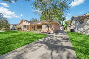 11426 Endicott Ln, Houston, TX 77035 - Photo 2