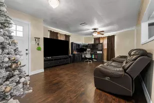 12711 33rd St, Santa Fe, TX 77510 - Photo 2