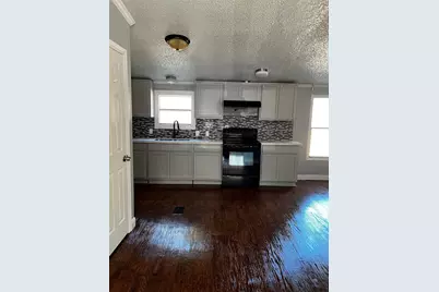 363 Brittany Ln, Cleveland, TX 77328 - Photo 4