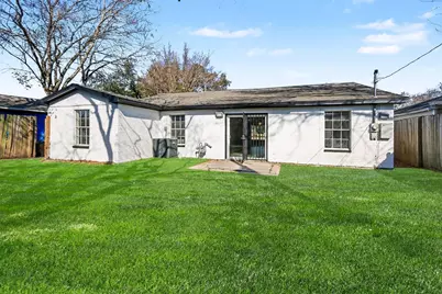 8754 Guinevere Street, Houston, TX 77029 - Photo 18