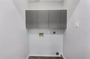 8754 Guinevere St, Houston, TX 77029 - Photo 14