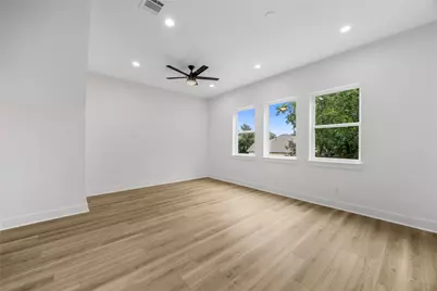 891 1/2 Lucky Street #C, Houston, TX 77088 - Photo 10