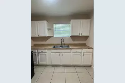 1103 Westford Street #1/2, Houston, TX 77022 - Photo 4
