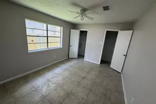 10422 Cedar Towne Ln, Sugar Land, TX 77498 - Photo 6