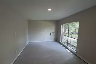 10422 Cedar Towne Ln, Sugar Land, TX 77498 - Photo 8