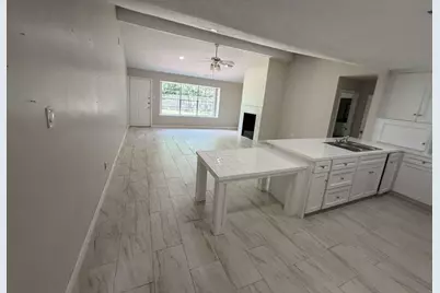 10422 Cedartowne Lane, Sugar Land, TX 77498 - Photo 4