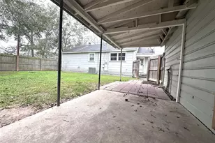 502 E Church St, El Campo, TX 77437 - Photo 12