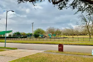 3815 Beacons View Ln, Friendswood, TX 77546 - Photo 28