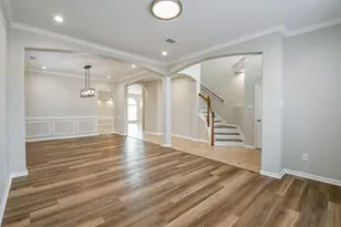 815 Robins Way, Stafford, TX 77477 - Photo 6