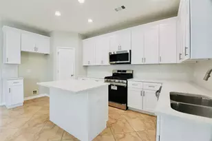 815 Robins Way, Stafford, TX 77477 - Photo 12