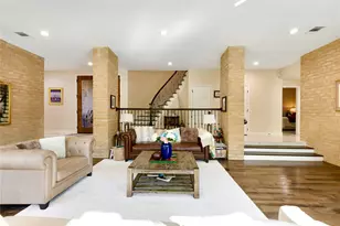 201 Vanderpool Ln, Houston, TX 77024 - Photo 6