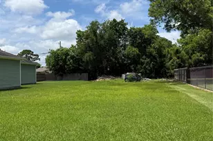 105 S Fulton St, Texas City, TX 77591 - Photo 1