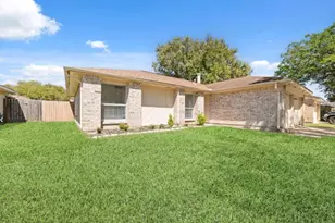 13502 Wells River Dr, Houston, TX 77041 - Photo 2