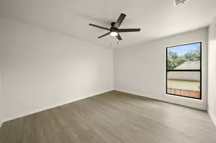 3010 Manila Ln, Houston, TX 77043 - Photo 18