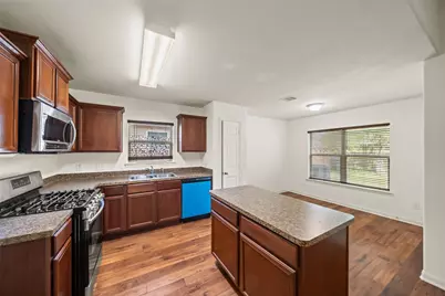 303 Pine Mist Lane, Conroe, TX 77304 - Photo 4