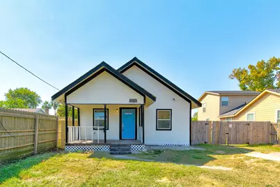 210 S Magnolia Street, Highlands, TX 77562 - Photo 1