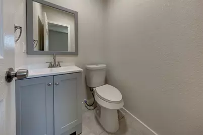 210 S Magnolia Street, Highlands, TX 77562 - Photo 10