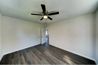 210 S Magnolia Street, Highlands, TX 77562 - Photo 12