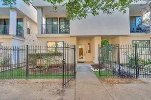 707 St Charles St, Houston, TX 77003 - Photo 2
