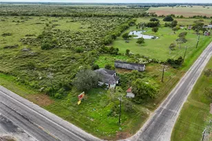 25 County Rd 242, Matagorda, TX 77457 - Photo 4