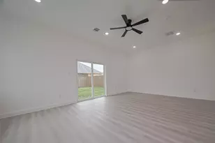 4516 Galesburg St, Houston, TX 77051 - Photo 6