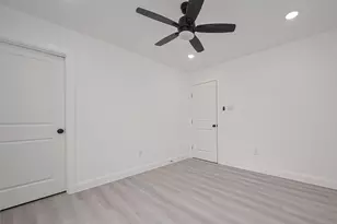 4516 Galesburg St, Houston, TX 77051 - Photo 20