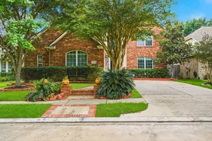 18431 W Laura Shore Dr, Cypress, TX 77433 - Photo 2